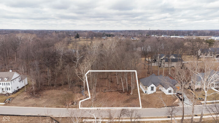 Property Photo: 10710 Dartmoor Way IN 46077