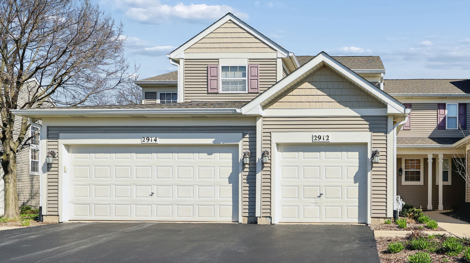 Property Photo:  2912 White Thorn Circle  IL 60564 