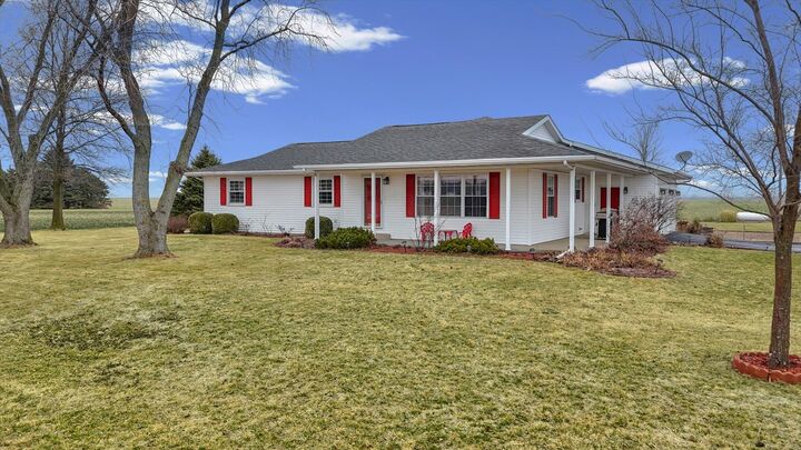 Property Photo:  540 E 50N Road  IL 60936 