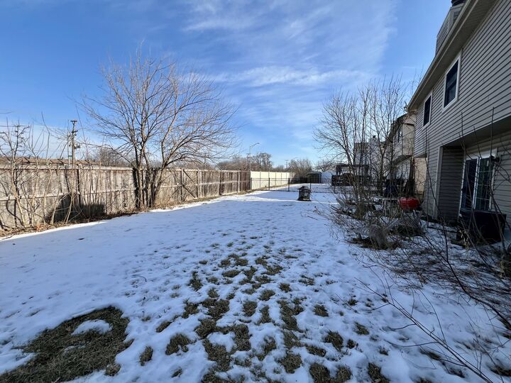 Property Photo:  4 Lexington Court  IL 60107 