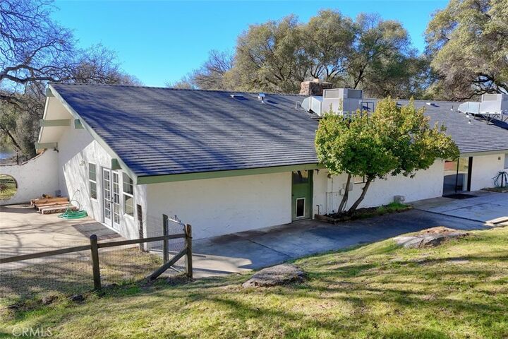 Property Photo:  31729 Cherokee  CA 93614 