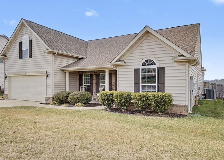 Property Photo: 1806 Wendy Blvd TN 38401