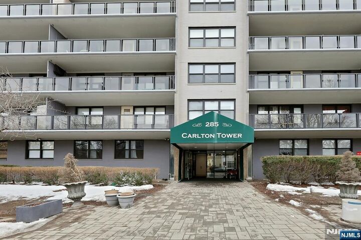 Property Photo: 285 Aycrigg Avenue 5C NJ 07055