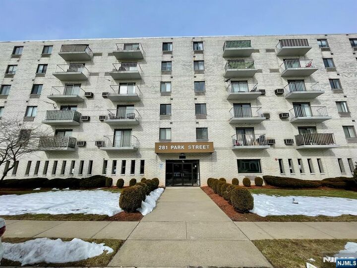 Property Photo:  281 Park Street 1A  NJ 07601 