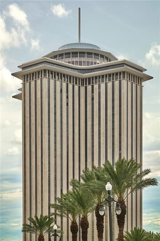 Property Photo:  2 Canal Street 2303  LA 70130 