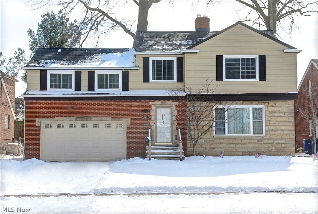 Property Photo: 15801 Edgecliff Avenue OH 44111