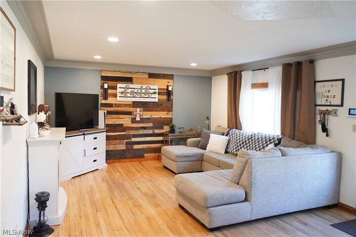 Property Photo:  4400 Dunton Road  OH 44055 