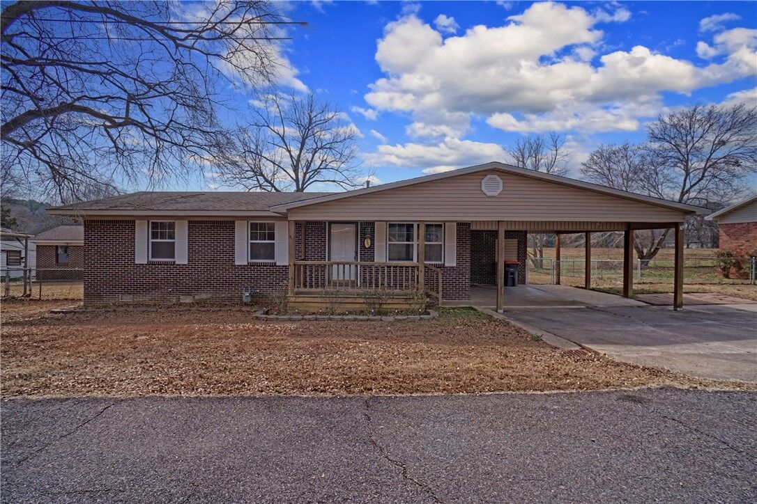 Property Photo:  205 Cloos Circle  AR 72949 