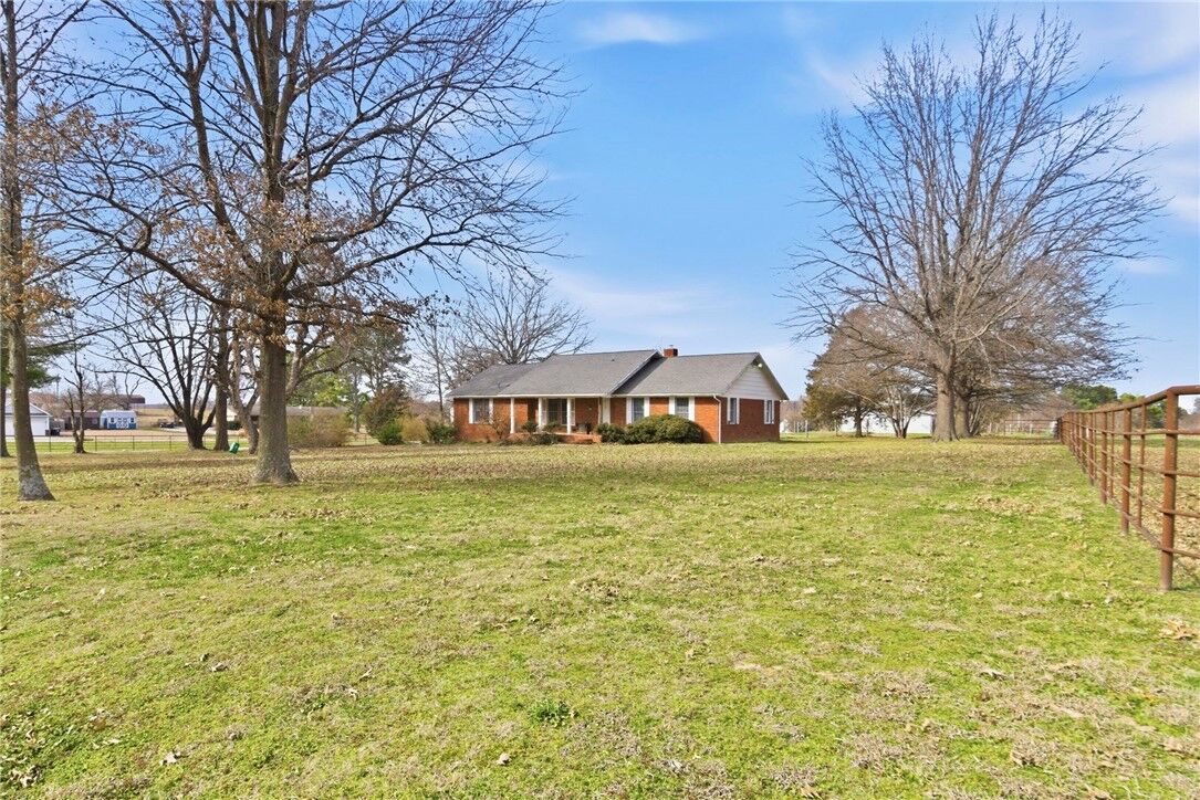 Property Photo: 618 Elm Springs Road AR 72762