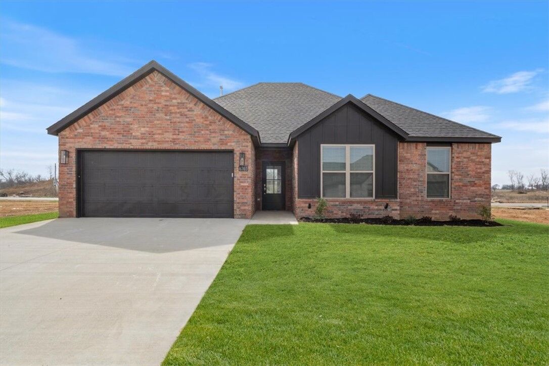 Property Photo:  6703 SW Basswood Avenue  AR 72713 