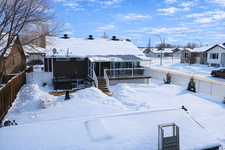 Property Photo:  3 Powers Cove  AB T7S 0B7 