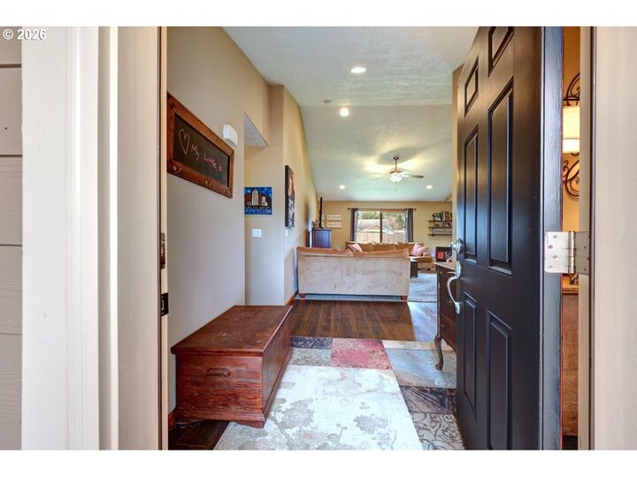 Property Photo:  332 SW Kalmia Ave  OR 97146 