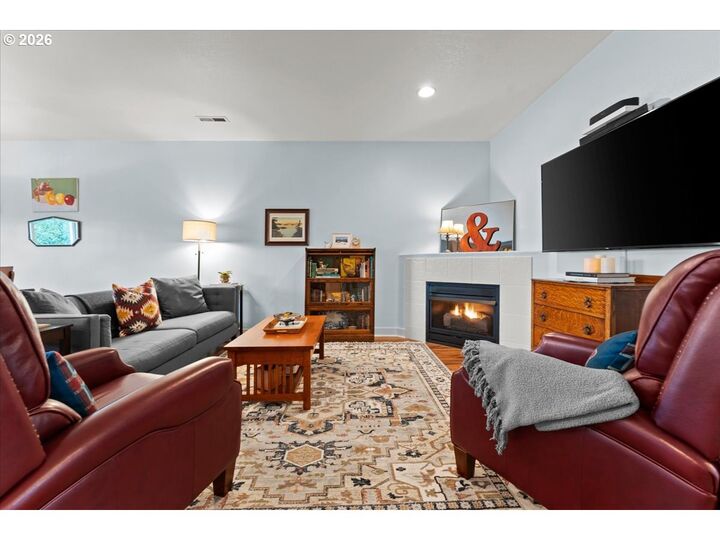 Property Photo: 21123 NE Osburn Loop OR 97024