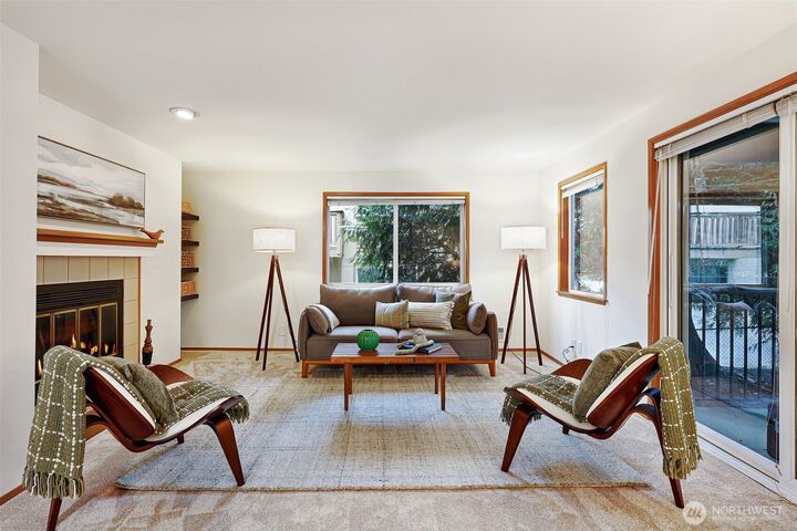 Property Photo: 8720 Phinney Avenue N 24 WA 98103