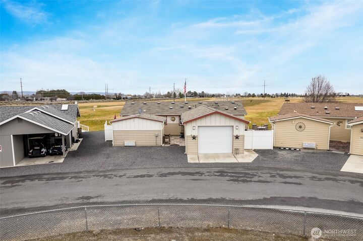 Property Photo: 17693 NW Road 5 52 WA 98848