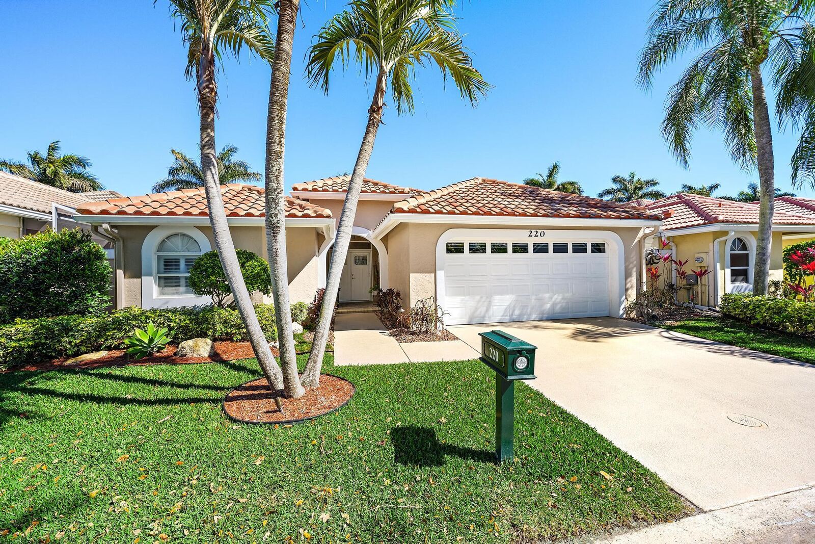 Property Photo:  220 Woodsmuir Court  FL 33418 