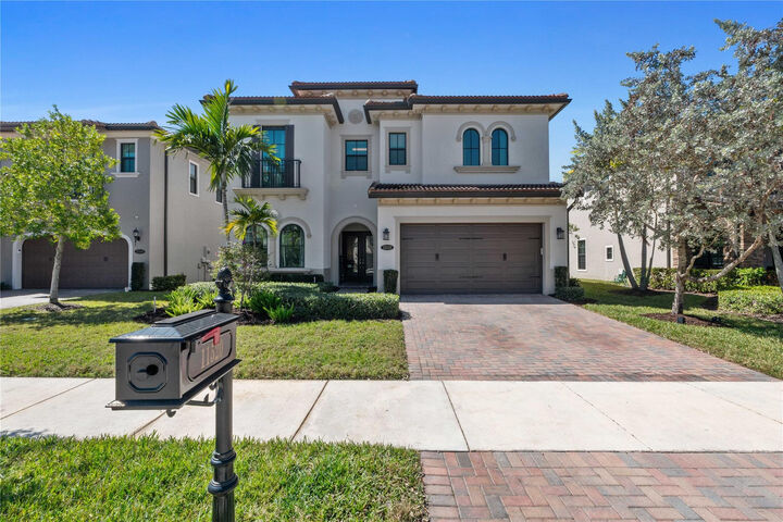 Property Photo:  11520 Horizon Road  FL 33076 