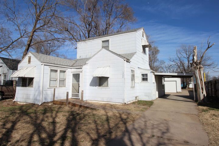 Property Photo:  1652 S Washington Ave  KS 67211-4338 