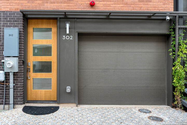 Property Photo:  318 Grayson 302  TX 78212 