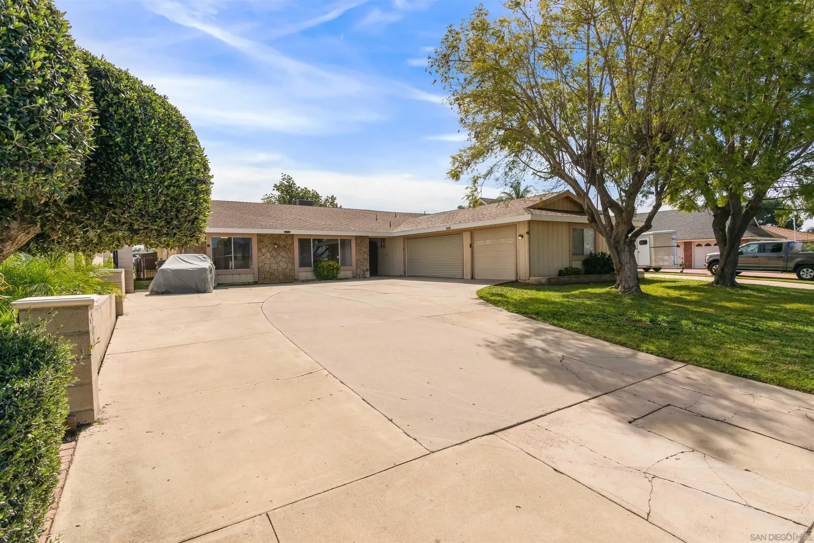Property Photo: 2910 Shadow Canyon Circle CA 92860