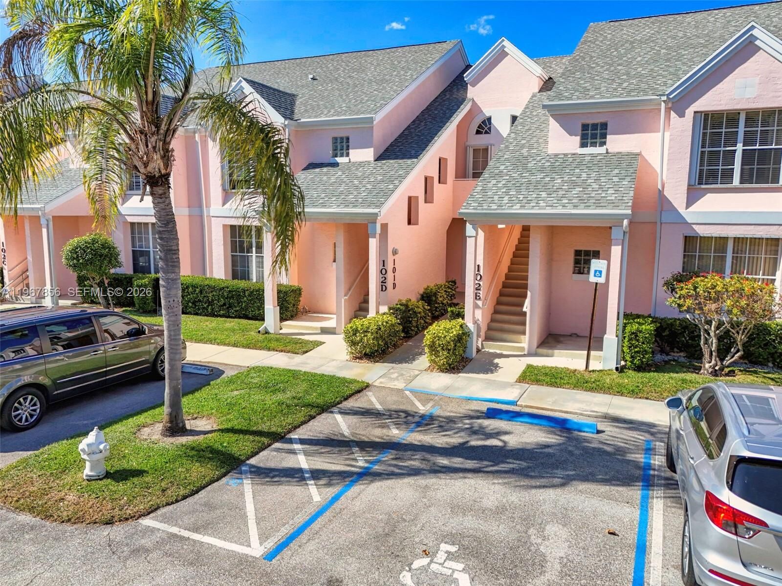 Property Photo:  101 Muirfield Ct 101D  FL 33458 