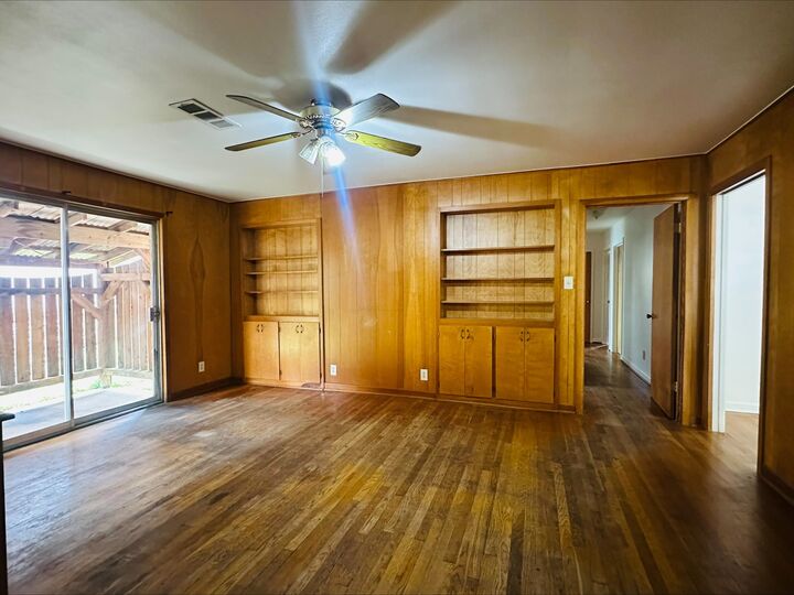 Property Photo:  718 Flint  TX 77630-0000 