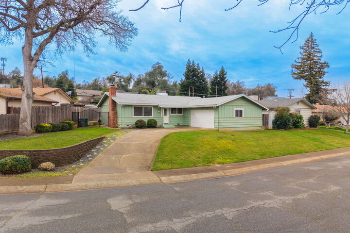 Property Photo:  2261 Knobcone Avenue  CA 96007 