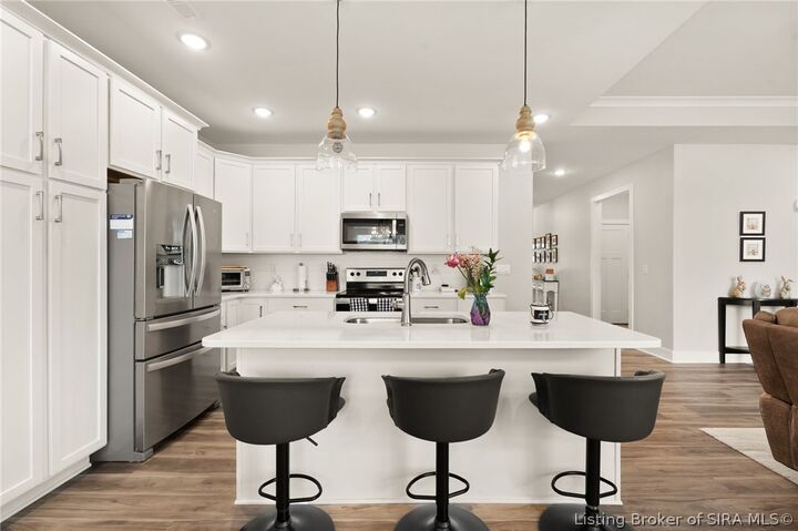 Property Photo:  4114 Tudor Trail  IN 47150 