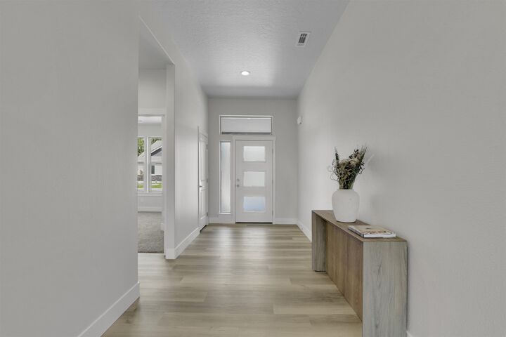 Property Photo:  1109 - Unit 30 N Country Club Dr 30  WA 99006 