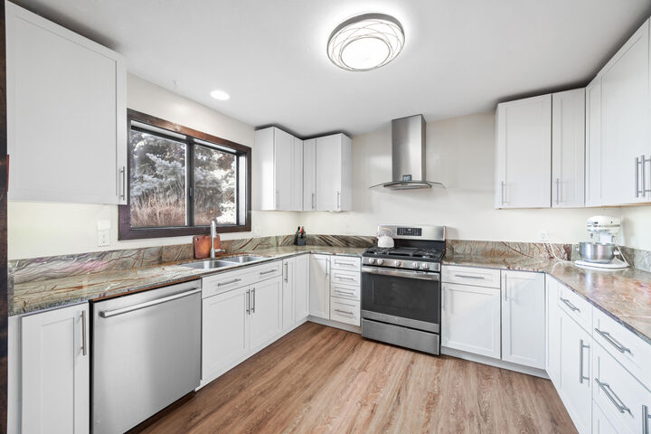 Property Photo: 1421 Woodside Blvd ID 83333