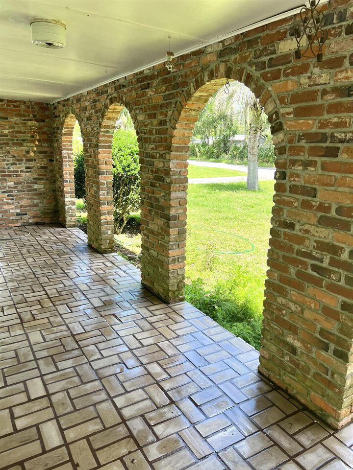 Property Photo: 139 Center Street FL 32348