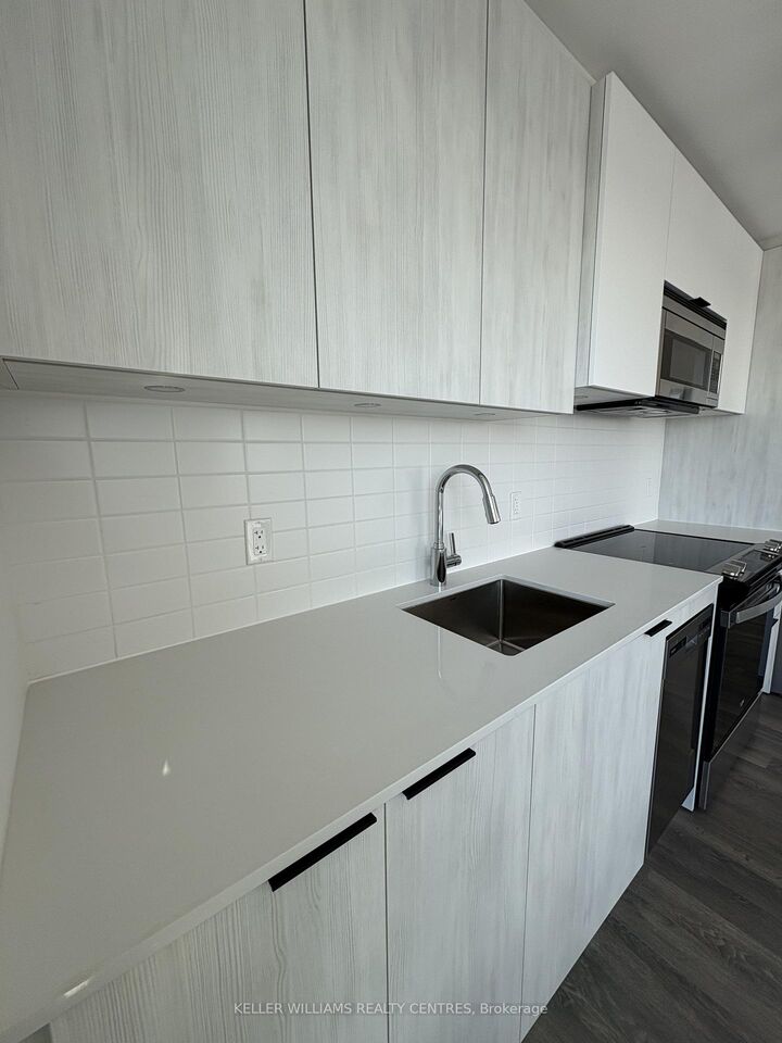 Property Photo: 1350 Ellesmere Road 1113 ON M1P 0G6