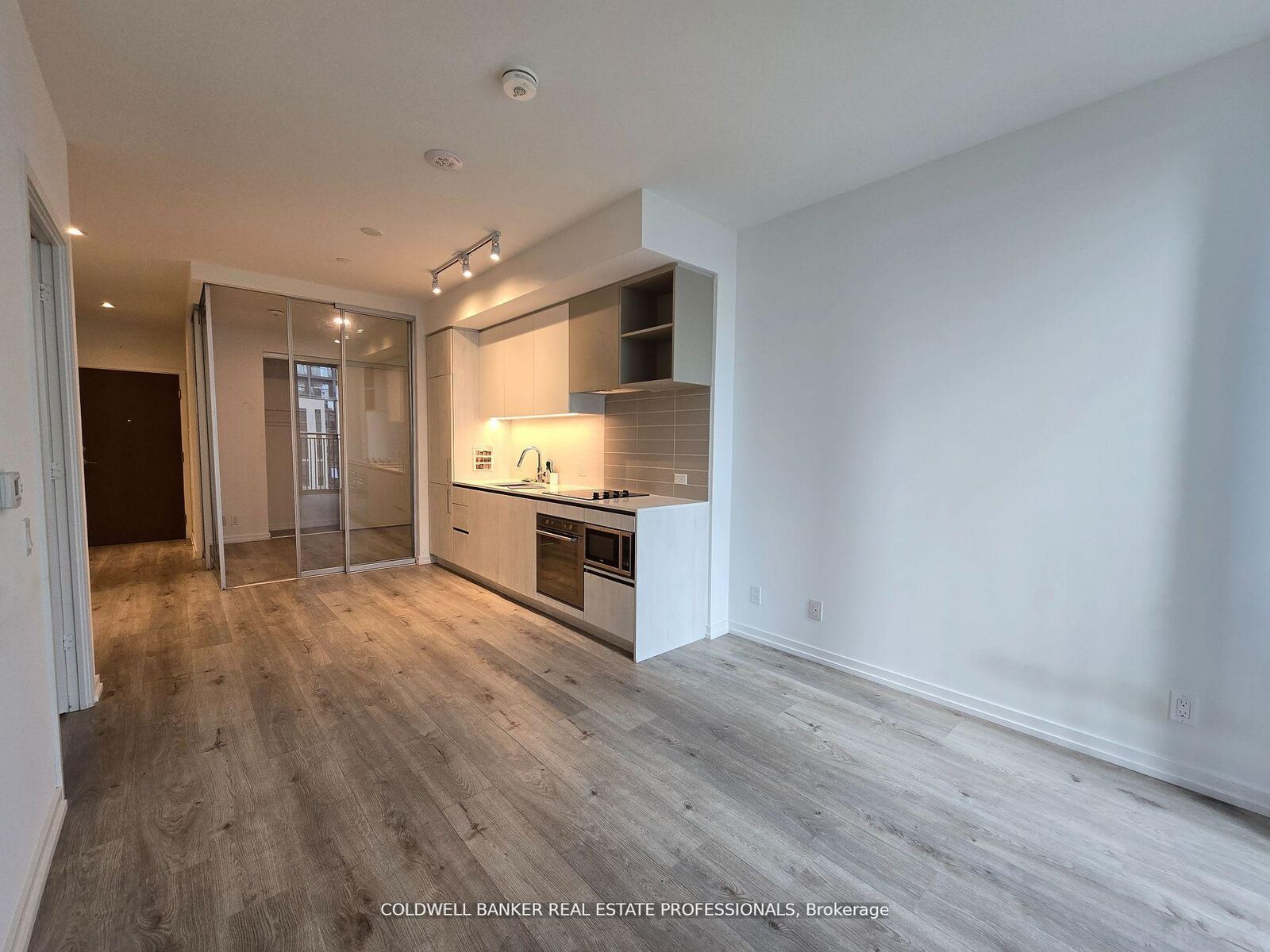 Property Photo: 7890 Jane Street 502 ON L4K 0K9