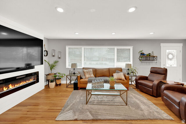 Property Photo: 487 E 9270 S UT 84070