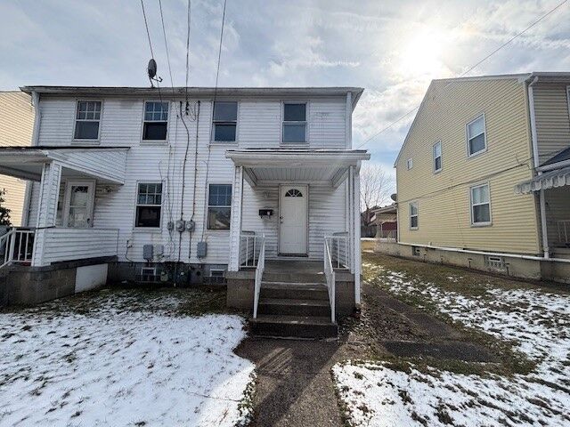 Property Photo: 618 Farnsworth Ave PA 15025