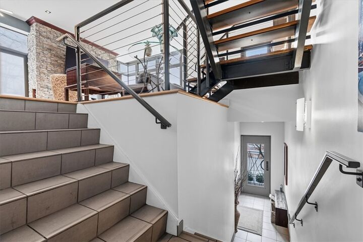 Property Photo: 46 Windom Hill Pl PA 15203