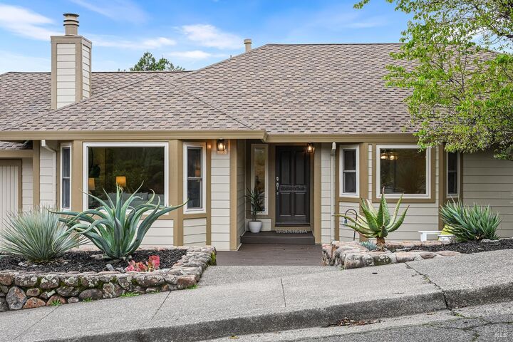 Property Photo:  51 San Domingo Way  CA 94945 