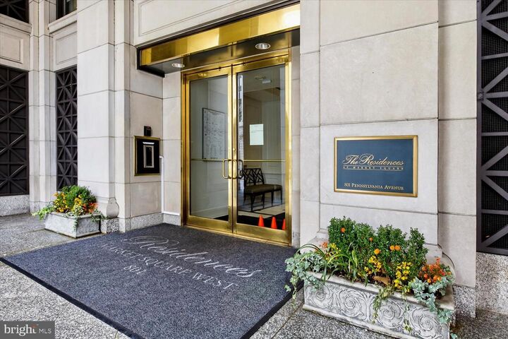 Property Photo:  801 Pennsylvania Avenue NW 1204  DC 20004 