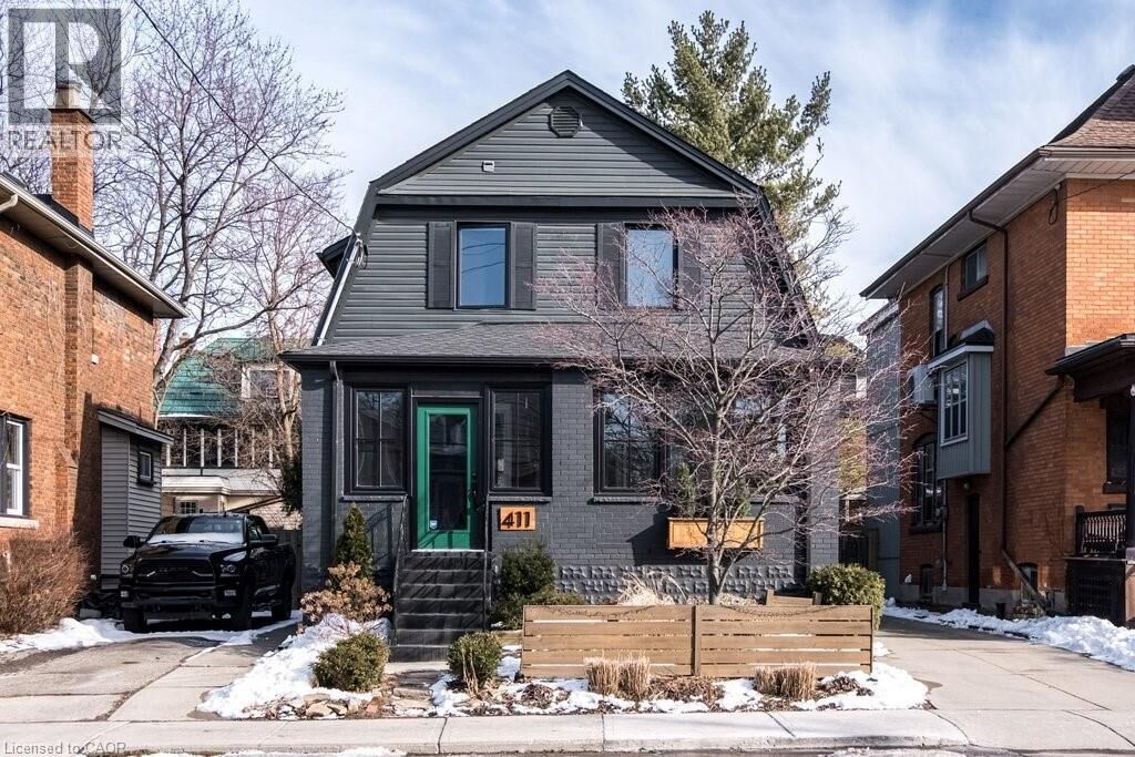Property Photo:  411 Dundurn Street South  ON L8P 4L8 