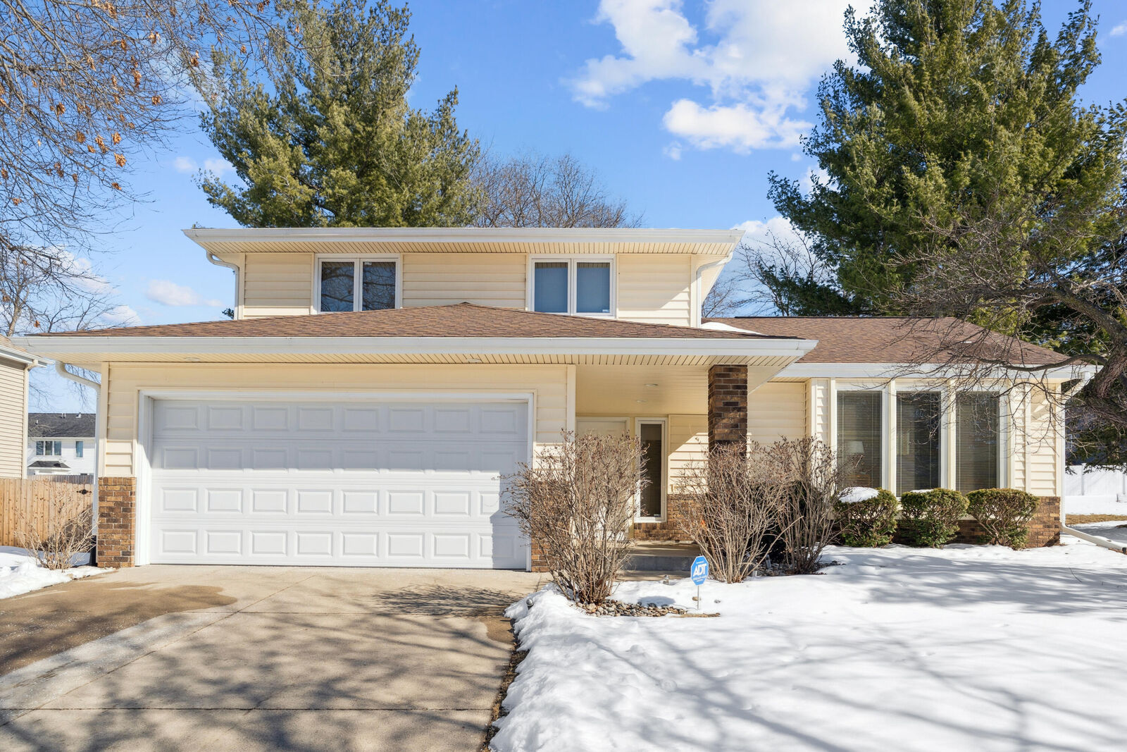 Property Photo:  1016 Idaho Avenue  IA 50014 