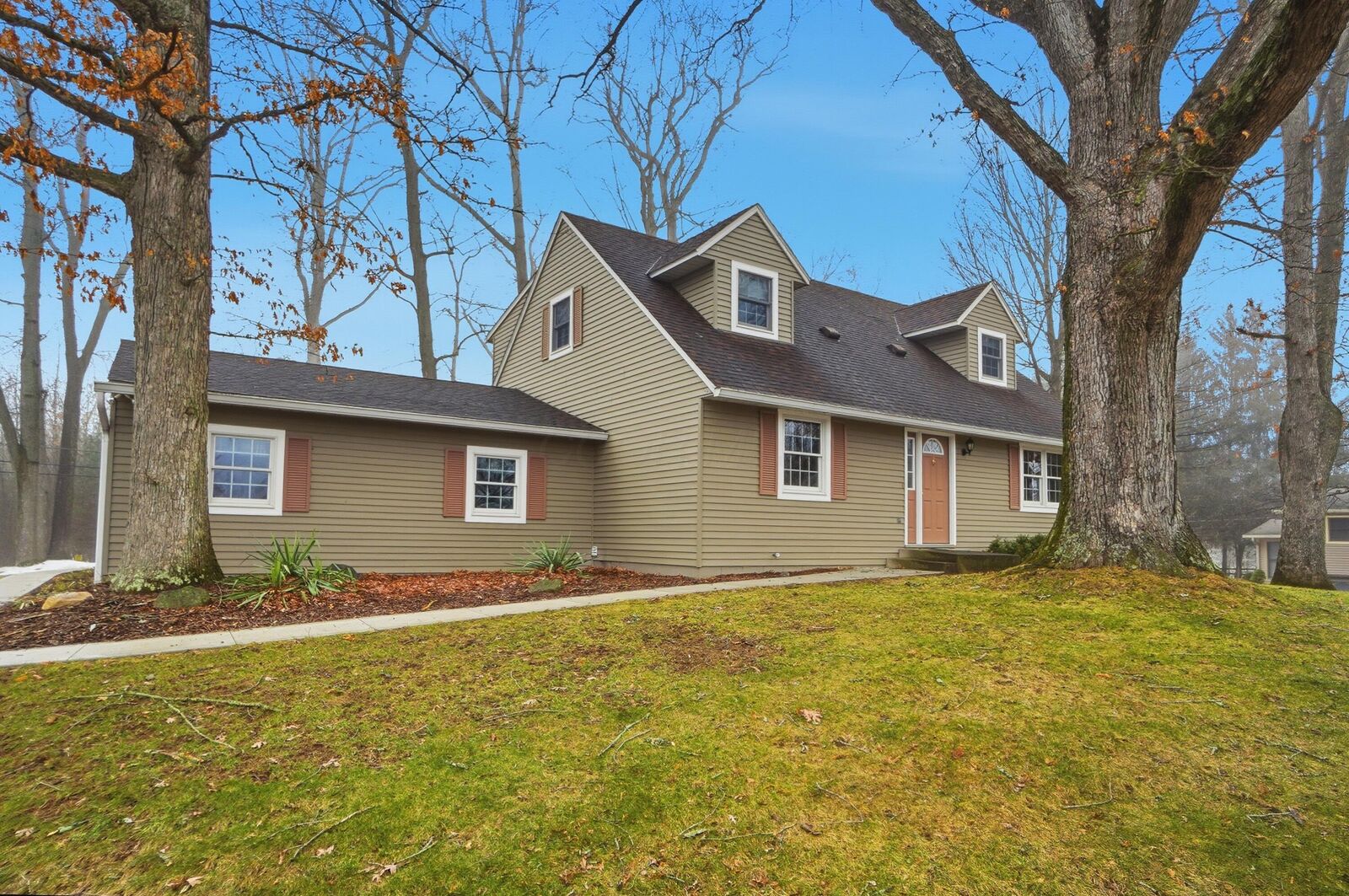 Property Photo: 658 Knoll Drive OH 43023