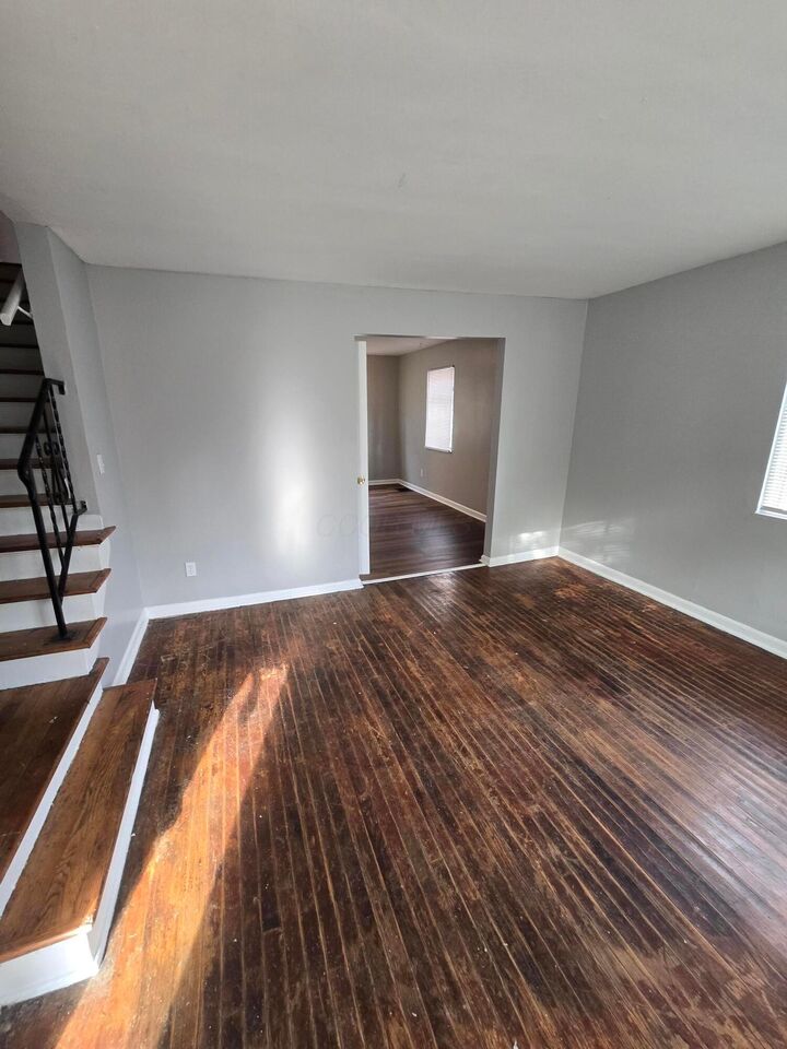 Property Photo: 857 Regina Court OH 43204