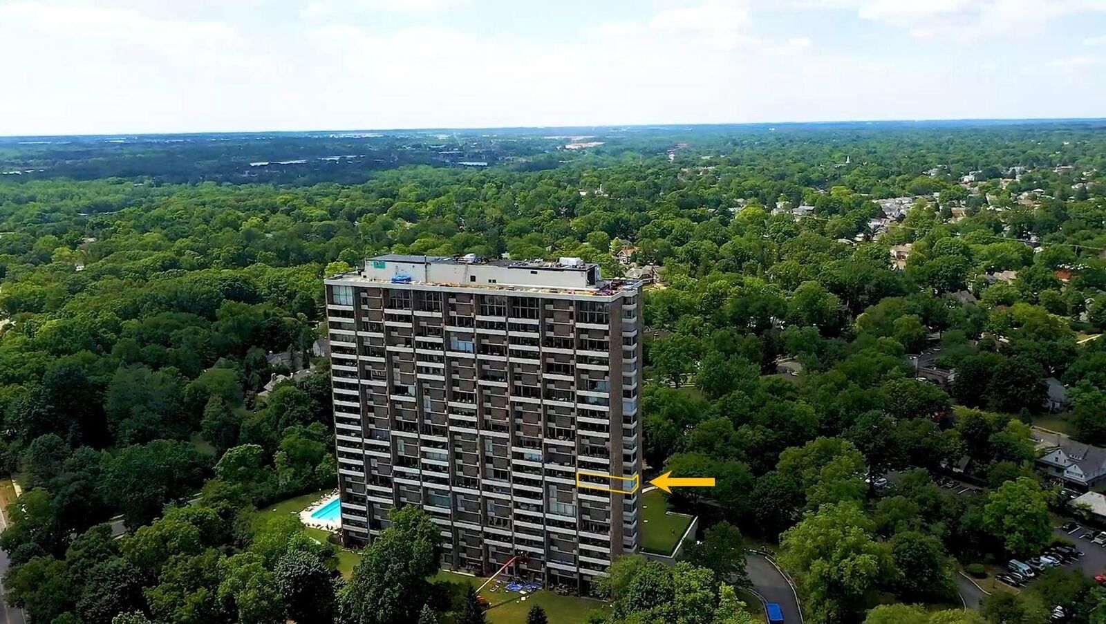 Property Photo: 1000 Urlin Avenue OH 43212