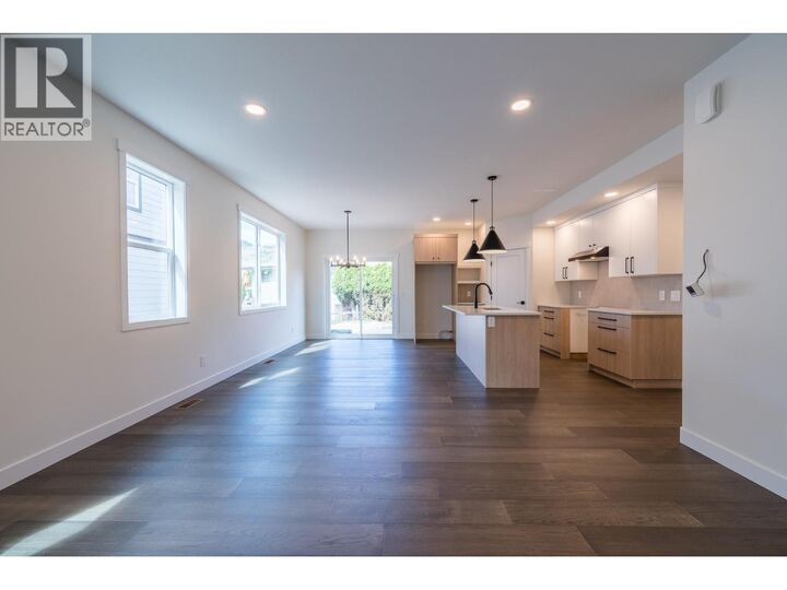 Photo de la propriété: 723 Lyne Road BC V2B 6Z7