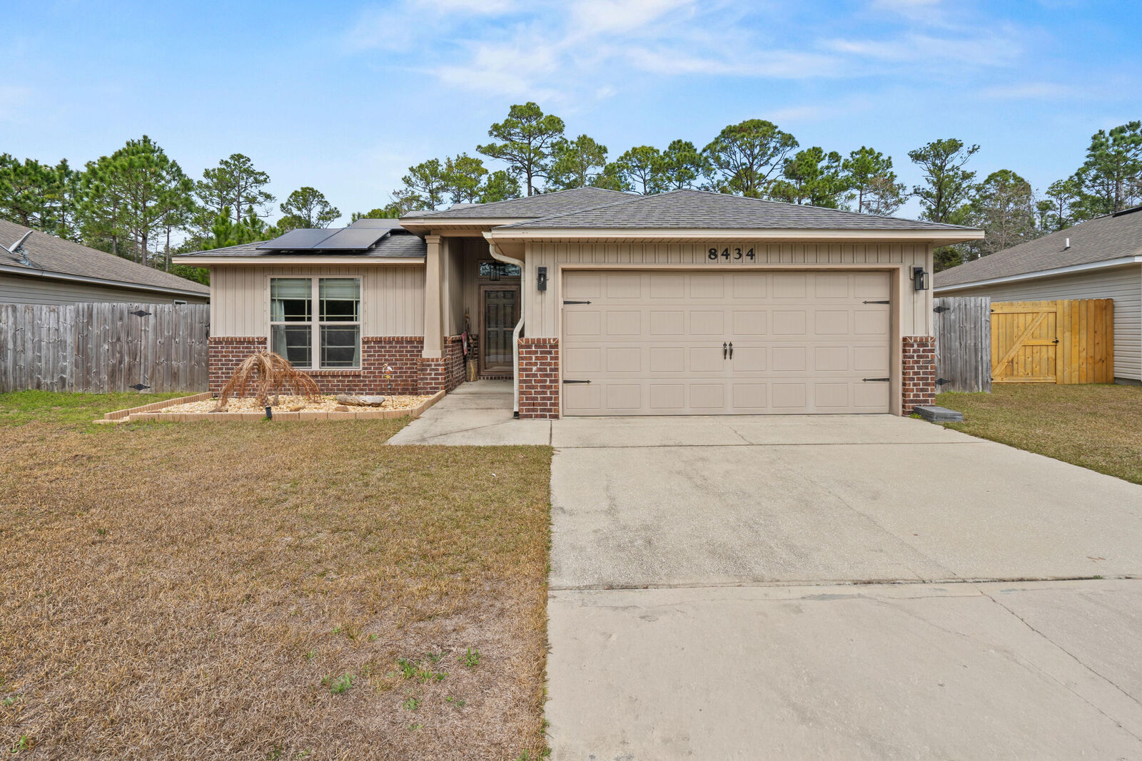 Property Photo: 8434 Island Drive FL 32566