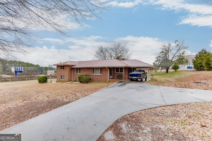 Property Photo:  406 Thunder Road  GA 30518 