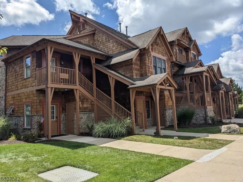 Property Photo:  3 Maple Cres 13  NJ 07462 