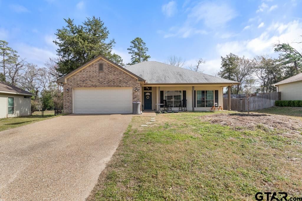 Property Photo: 14223 Lone Pine Dr TX 75756