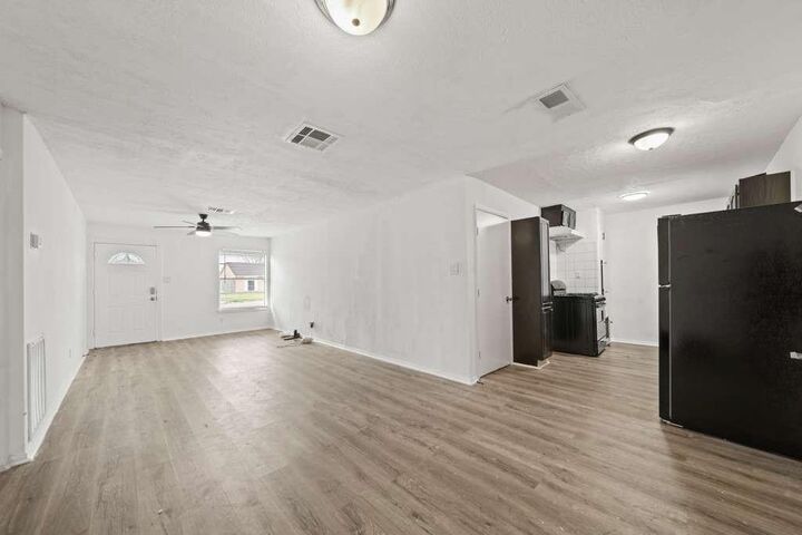 Property Photo:  5610 Arthington Street  TX 77053 