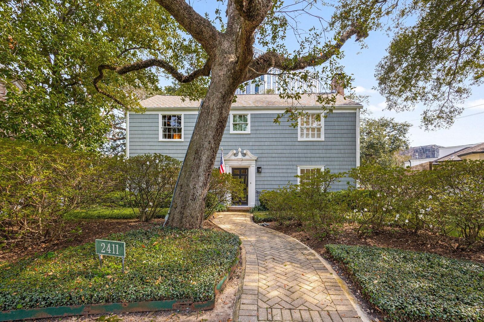 Property Photo: 2411 Stanmore Drive TX 77019